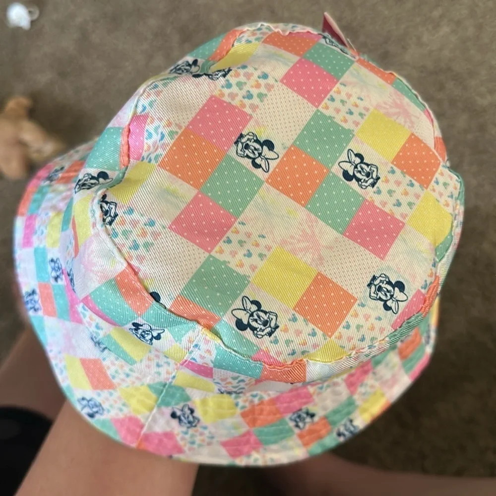 Disney hat and reversible Disney bucket hat. - Picture 12 of 13